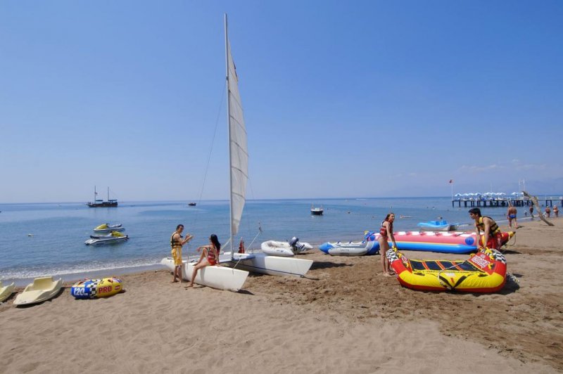 Titanic Beach Lara - Снимка 1