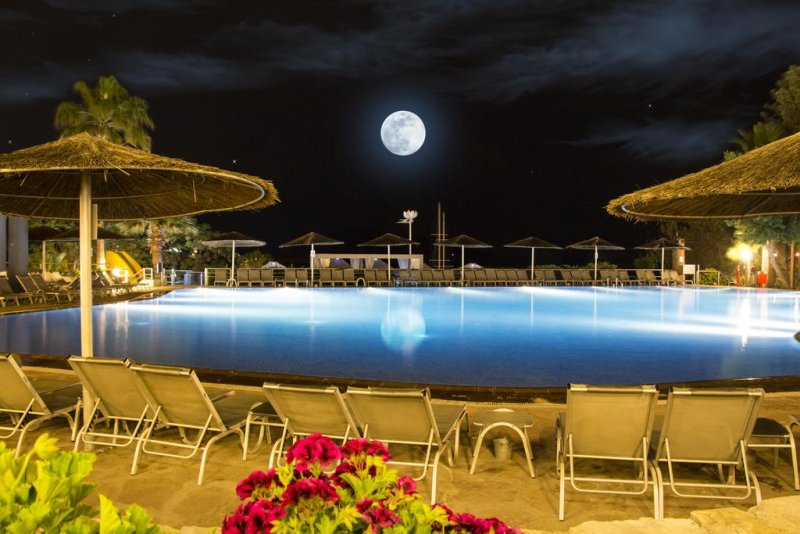 Isis Hotel & Spa - Снимка 5