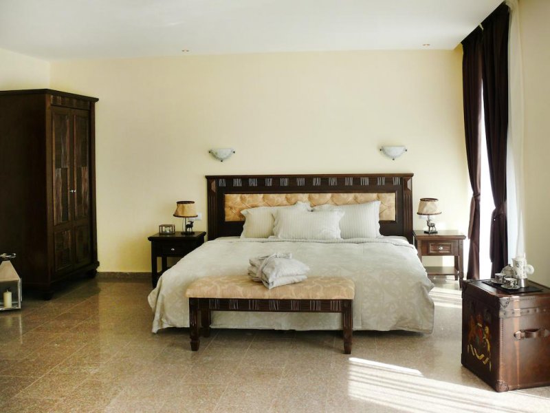 Роял Вилас - Снимка 2