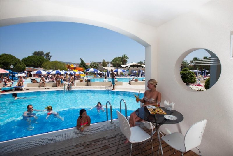 Batihan Beach Resort & Spa - Снимка 2