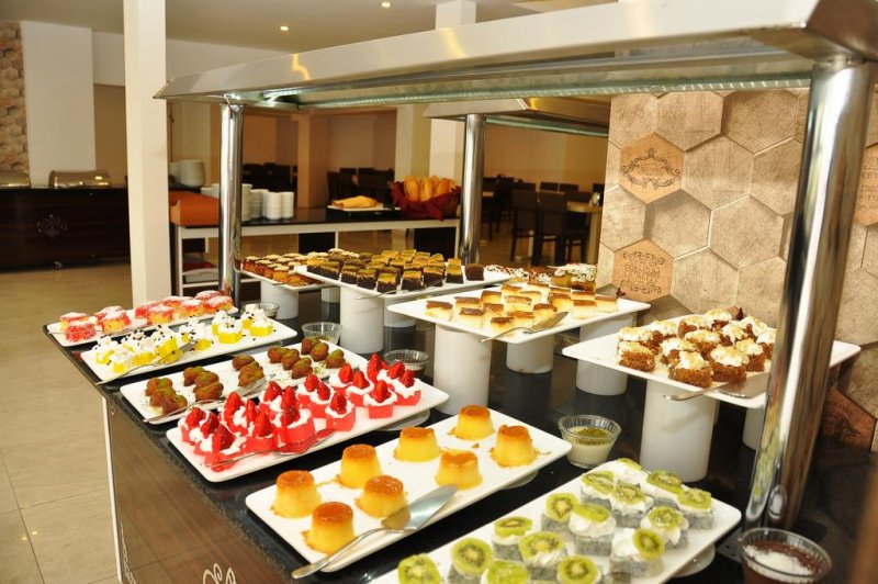 Acar Hotel - Снимка 9