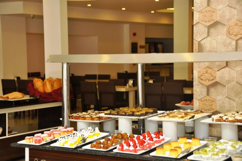 Acar Hotel - Снимка 2