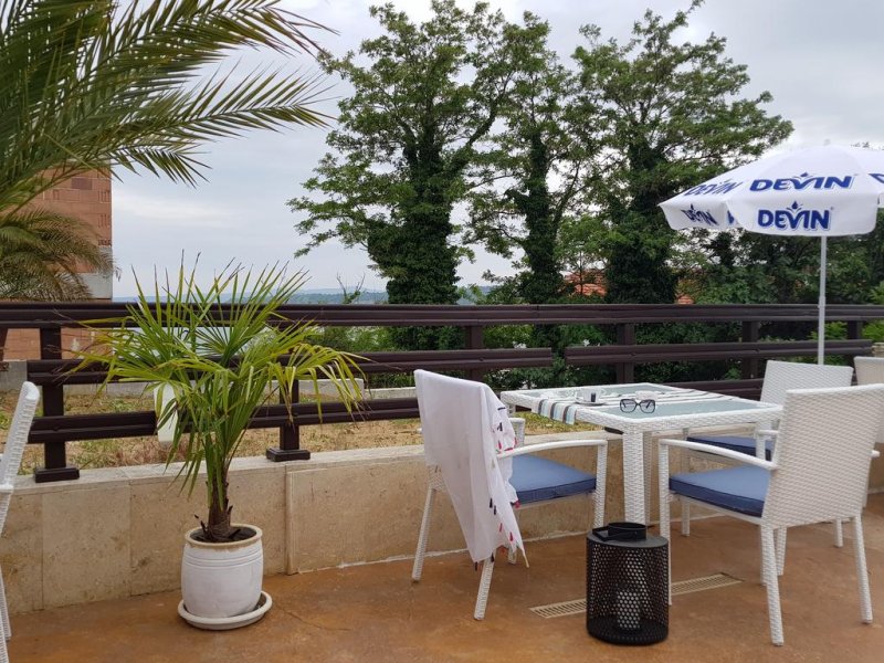 Хотел Голдън Плейс - Снимка 1