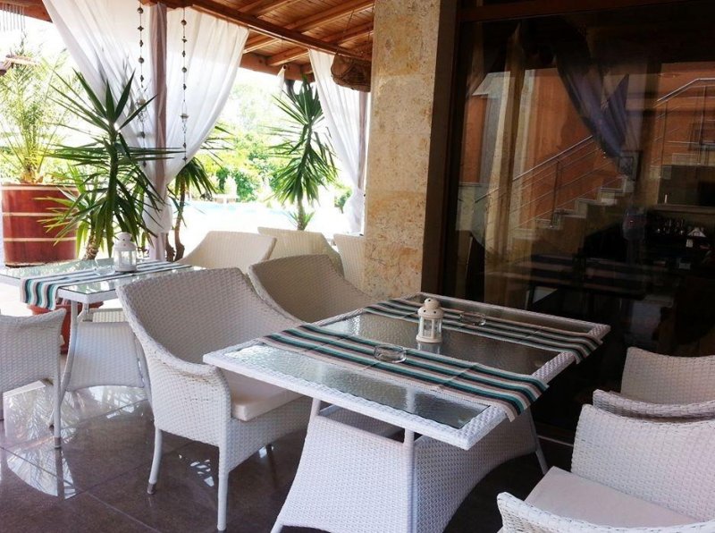 Хотел Голдън Плейс - Снимка 1