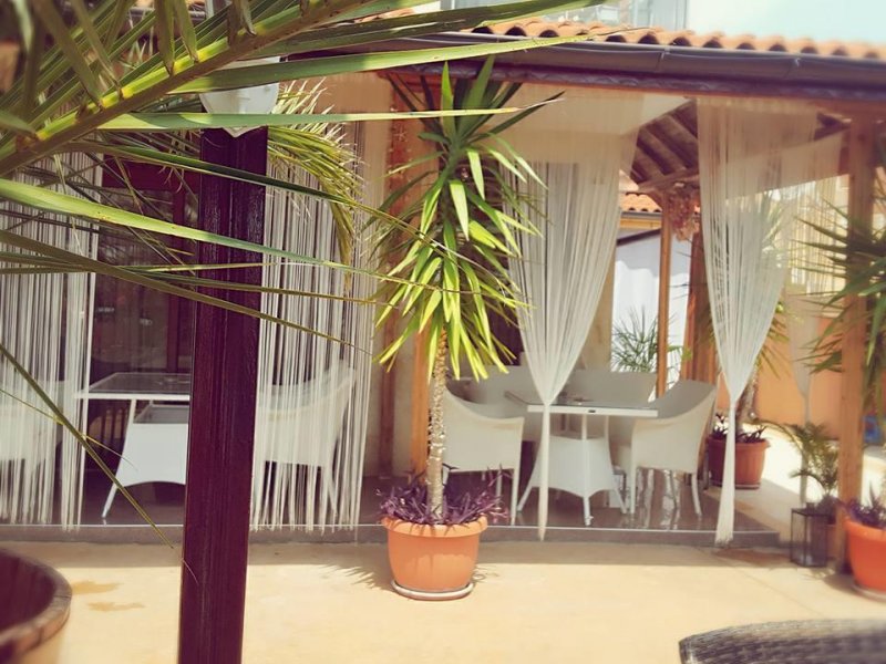 Хотел Голдън Плейс - Снимка 10