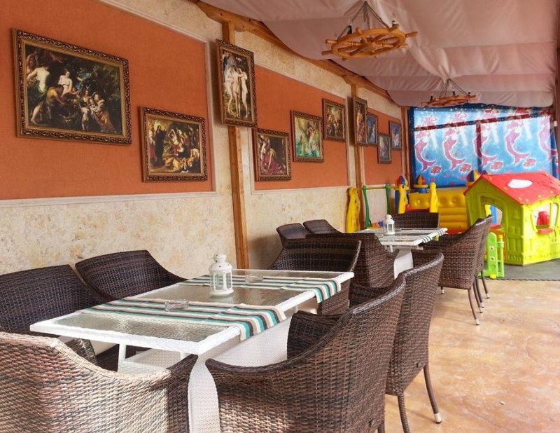 Хотел Голдън Плейс - Снимка 11