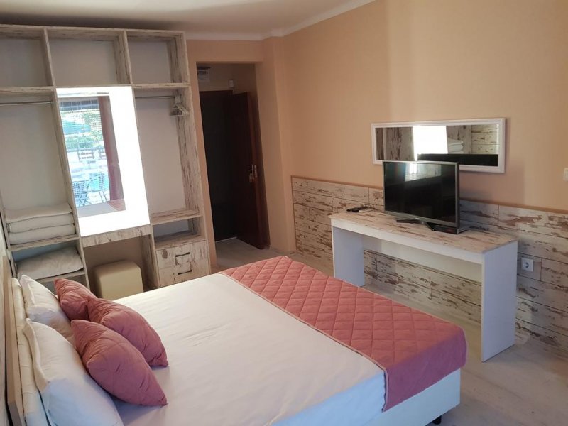 Хотел Голдън Плейс - Снимка 8