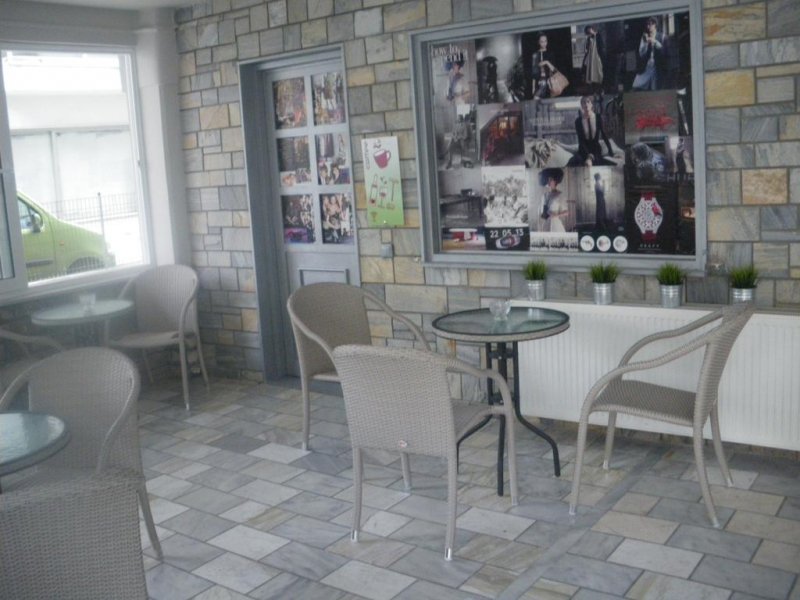 Ouzas Hotel - Снимка 4