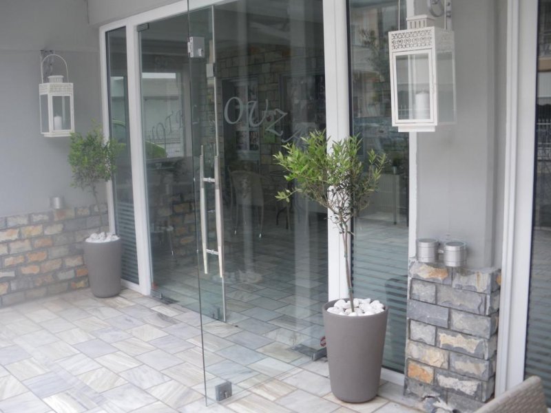 Ouzas Hotel - Снимка 10