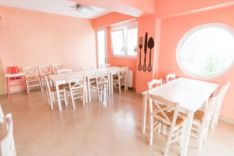 Ouzas Hotel - Снимка 5