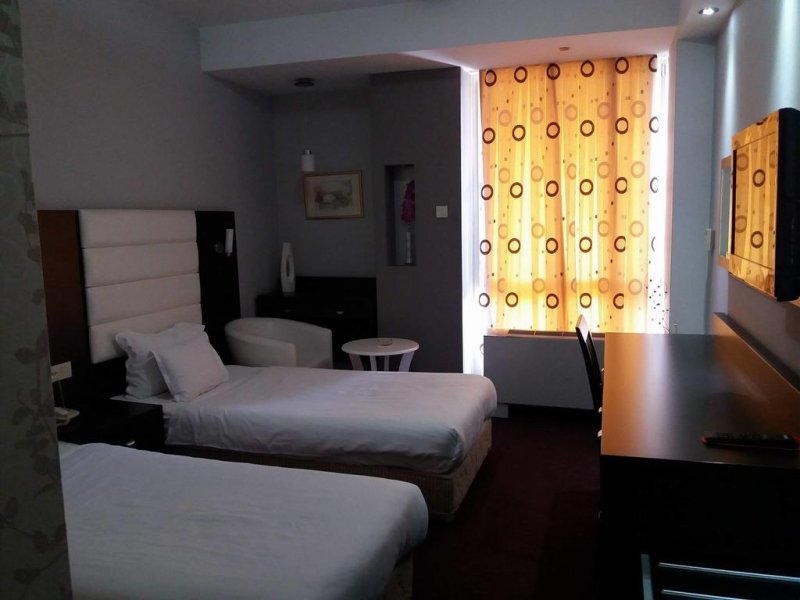 Hotel Continental - Снимка 9