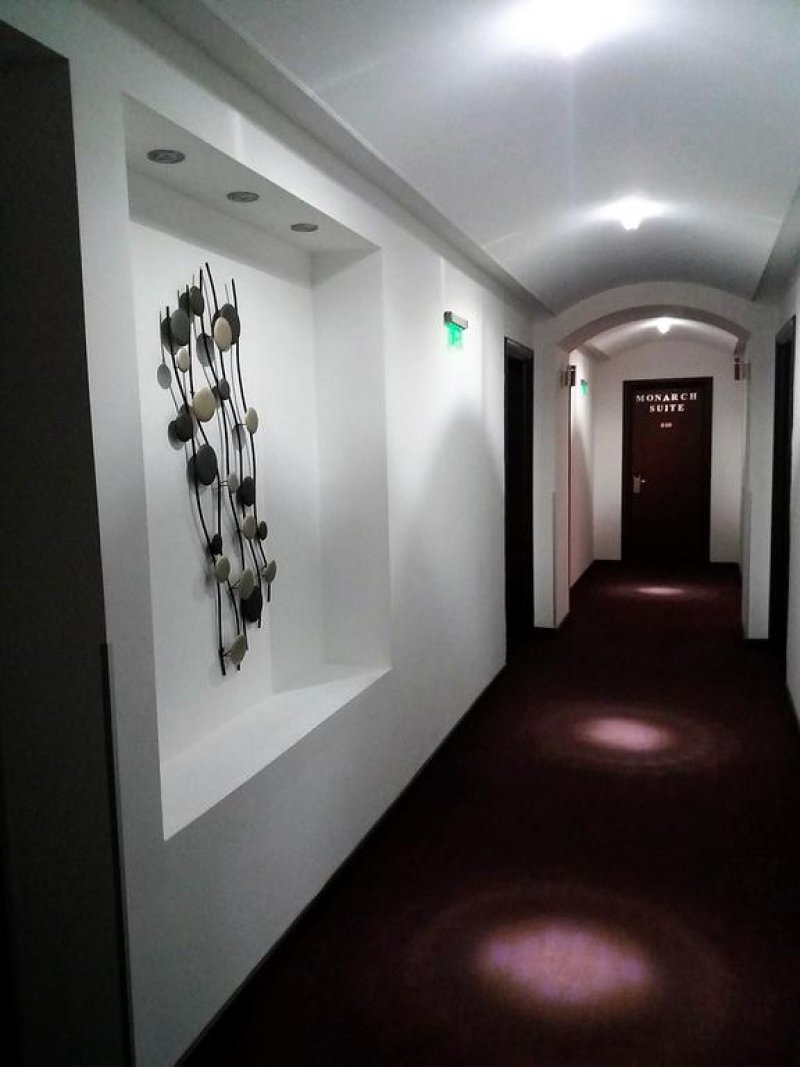 Hotel Continental - Снимка 3