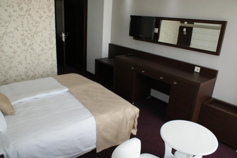 Hotel Continental - Снимка 8