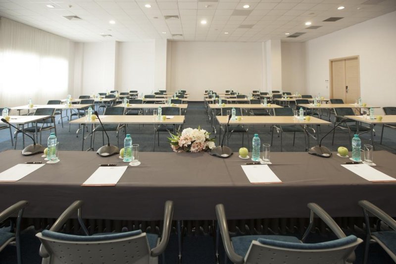 RIN Grand Hotel - Снимка 1