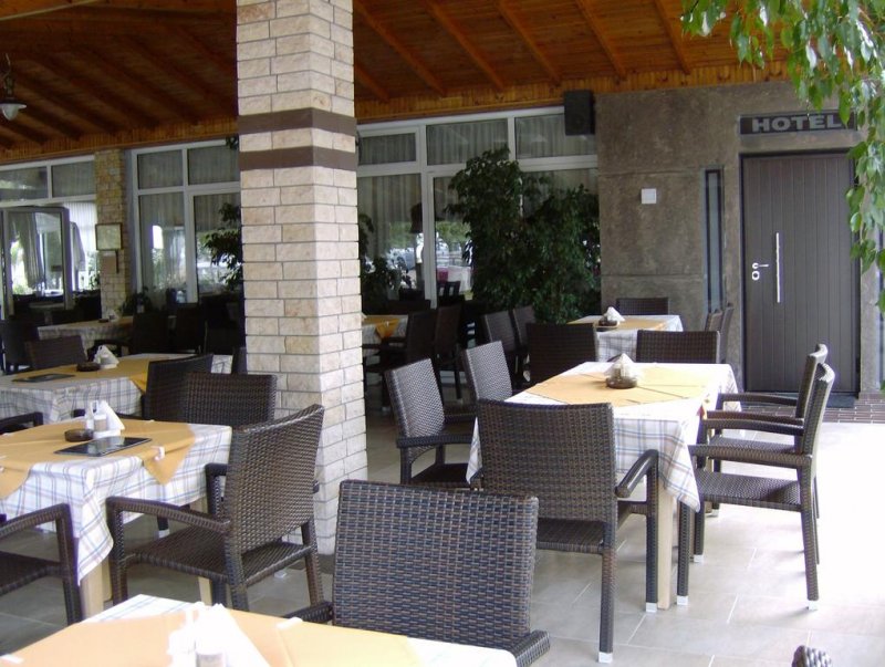Hotel Lefkes - Снимка 3