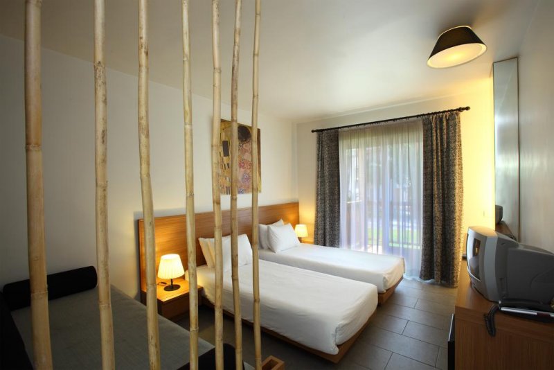 The Magnific Hotel - Снимка 10