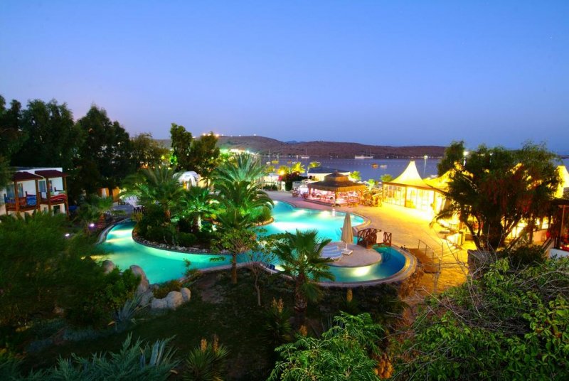 The Magnific Hotel - Снимка 1