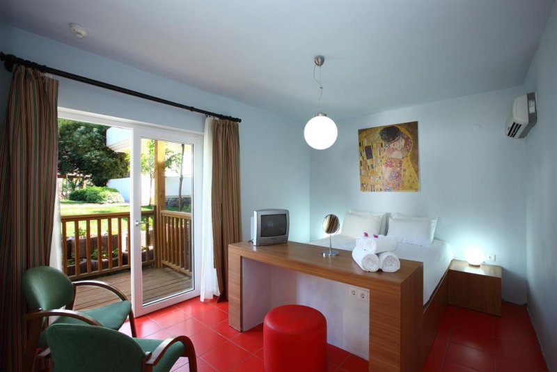 The Magnific Hotel - Снимка 4