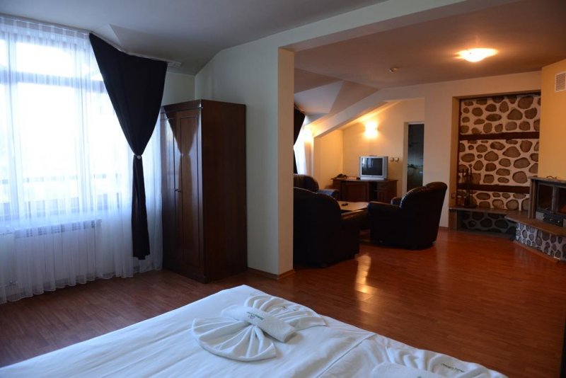 Хотел Холидей Груп - Снимка 11