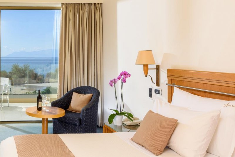 Alexander Beach Hotel & Spa - Снимка 4