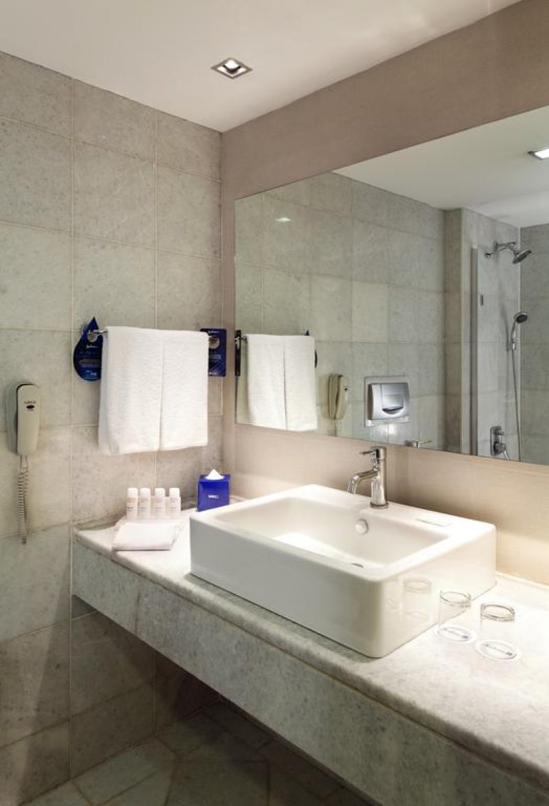 Radisson Blu Conference & Airport Hotel Istanbul - Снимка 9