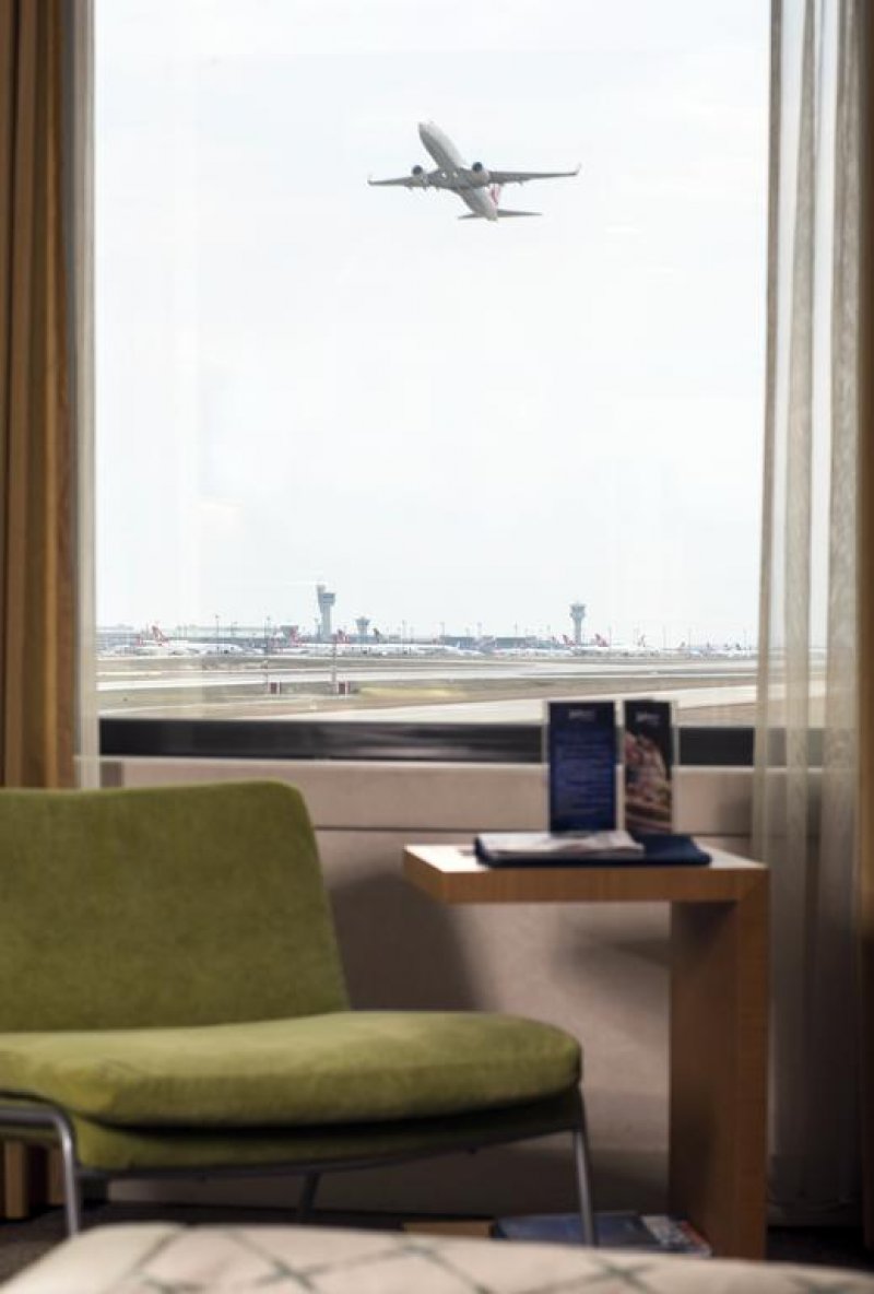 Radisson Blu Conference & Airport Hotel Istanbul - Снимка 2