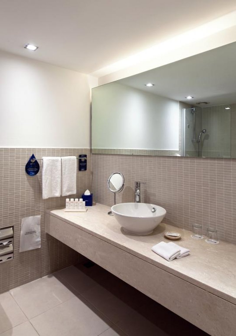 Radisson Blu Conference & Airport Hotel Istanbul - Снимка 1