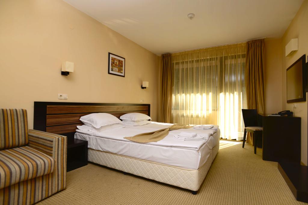 Нова година в МПМ хотел Мурсалица, Пампорово! 3 нощувки на човек със закуски и вечери + празничен куверт + уелнес пакет - Снимка 14