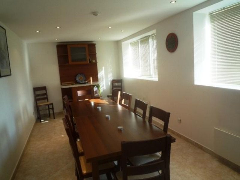 Бялата къща - Снимка 1