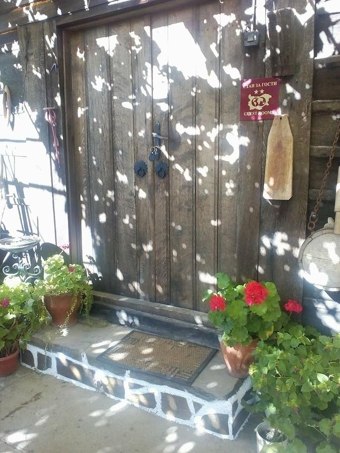 Нощувка за 10 човека в Жеравна! Къща за гости Полъх от миналото във възрожденски стил с лятно барбекю, китна градина и веранда - Снимка 17