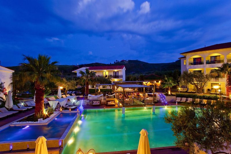 Flegra Palace - Снимка 0