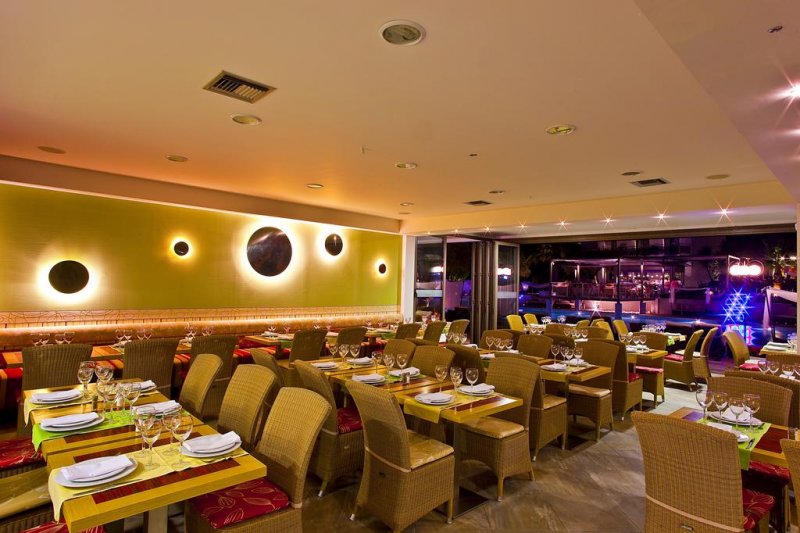 Flegra Palace - Снимка 4