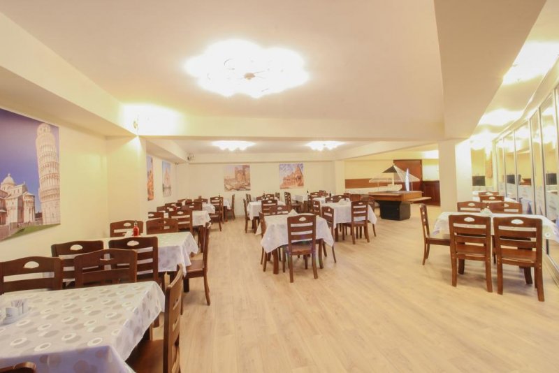 Hotel International  - Снимка 1