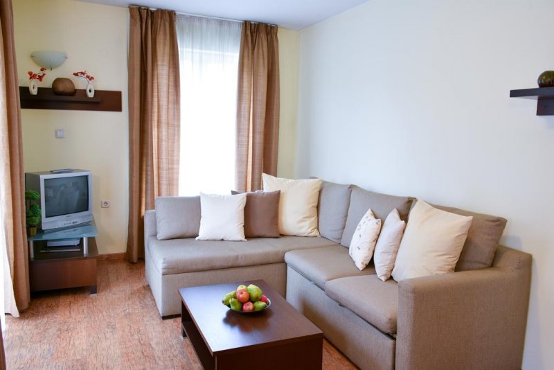 Комплекс Божурленд - Снимка 3