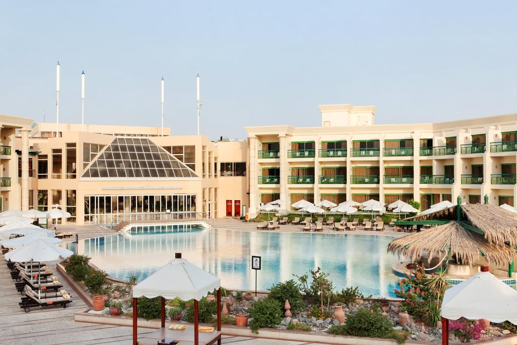 Самолетна екскурзия до Египет! 7 Аll Inclusive нощувки в хотел хотел Hilton Resort 5* от Караджъ Турс - Снимка 32