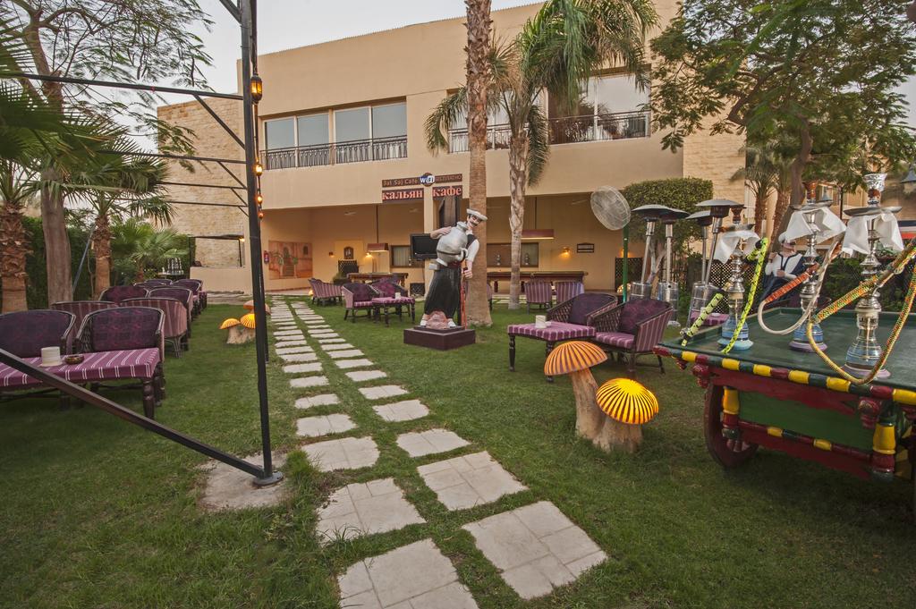 Самолетна екскурзия до Египет! 7 Аll Inclusive нощувки в хотел хотел Hilton Resort 5* от Караджъ Турс - Снимка 8