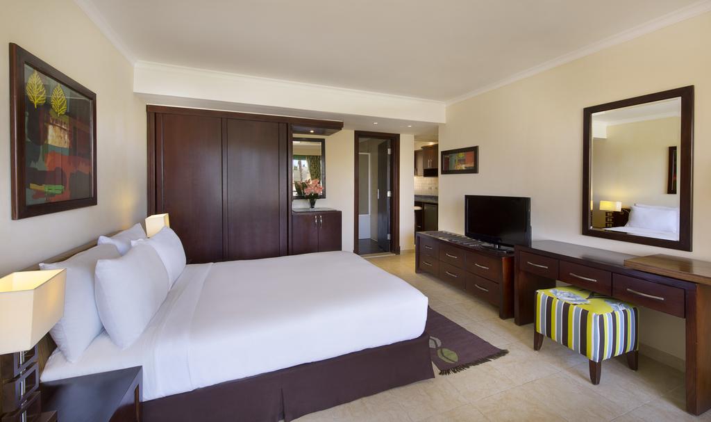Самолетна екскурзия до Египет! 7 Аll Inclusive нощувки в хотел хотел Hilton Resort 5* от Караджъ Турс - Снимка 1