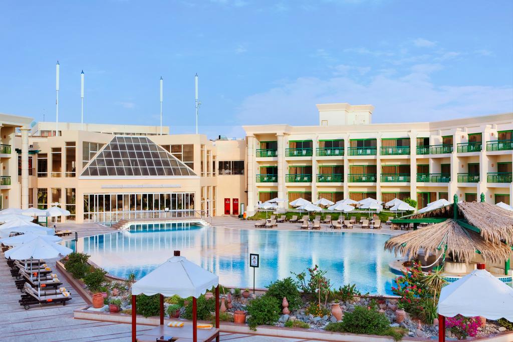 Самолетна екскурзия до Египет! 7 Аll Inclusive нощувки в хотел хотел Hilton Resort 5* от Караджъ Турс - Снимка 17