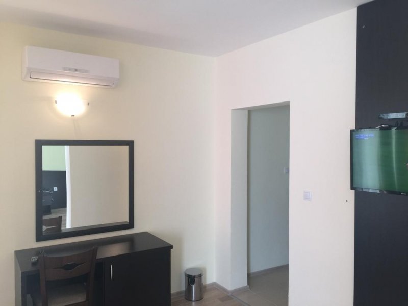 Хотел Божур - Снимка 9