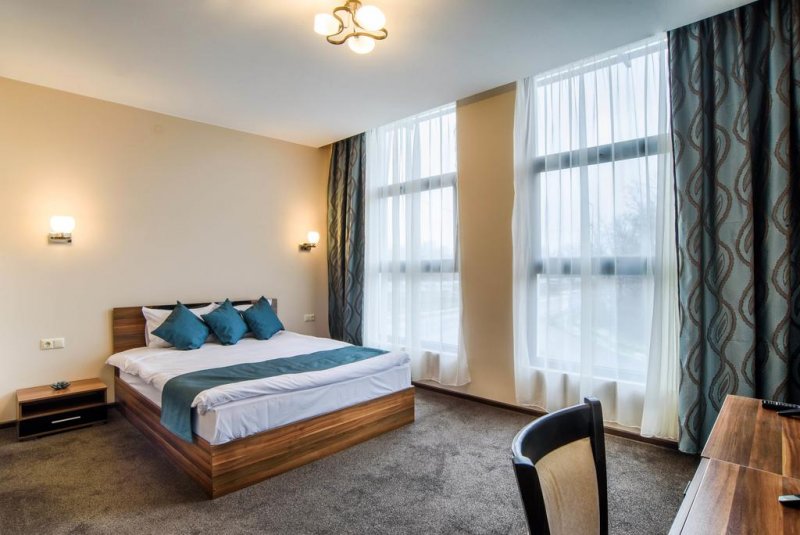  Парк Хотел Ямбол - Снимка 2