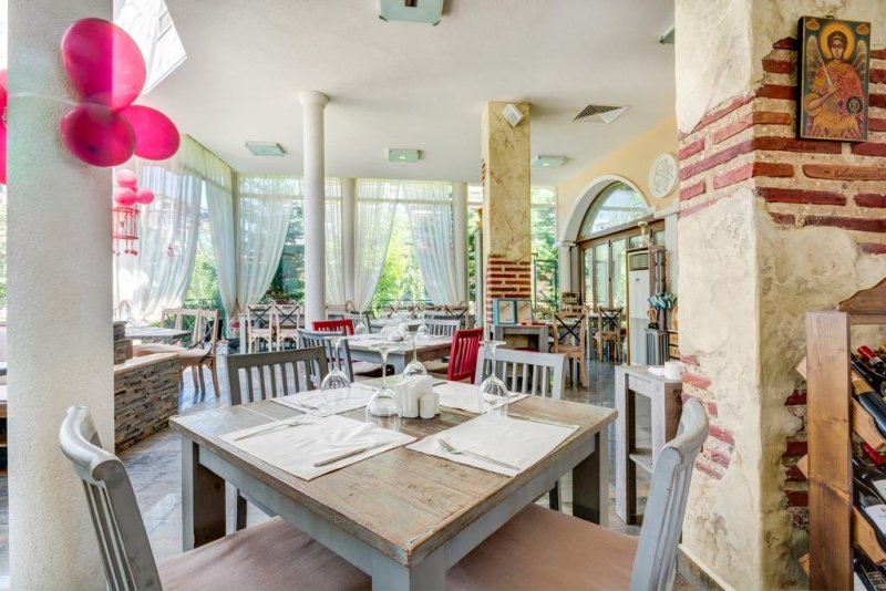 Апартаментен комплекс Естебан - Снимка 10