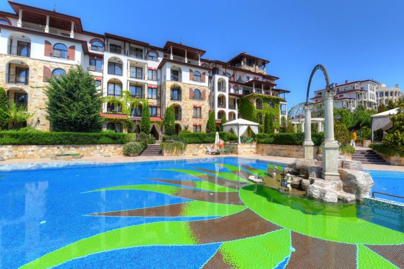 Апартаментен комплекс Естебан - Снимка 3