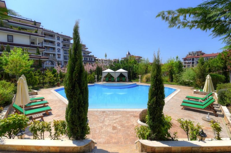 Апартаментен комплекс Естебан - Снимка 9