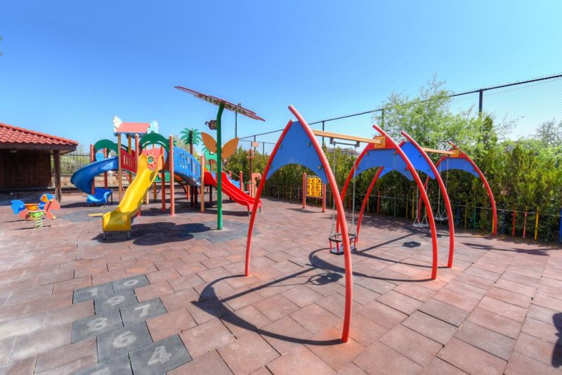 Апартаментен комплекс Естебан - Снимка 2