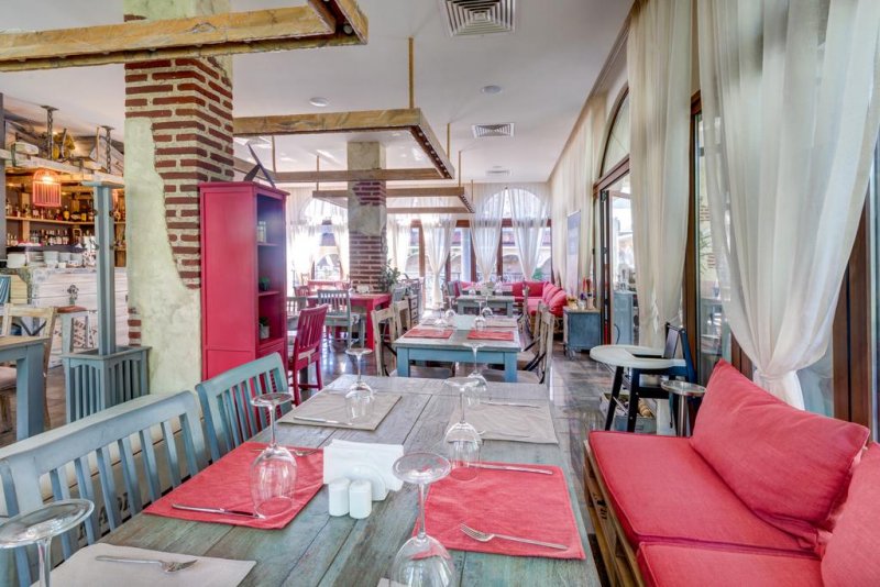 Апартаментен комплекс Естебан - Снимка 8