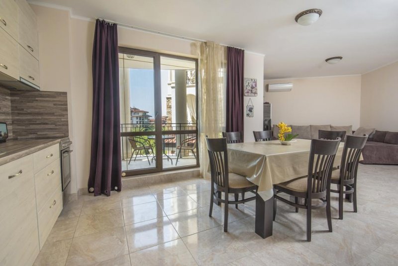 Апартаментен комплекс Естебан - Снимка 4