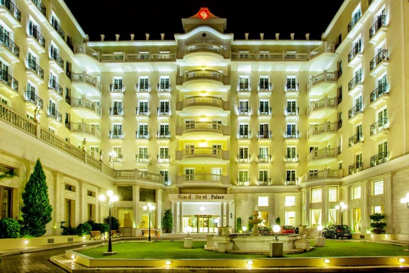 Grand Hotel Palace - Снимка 0