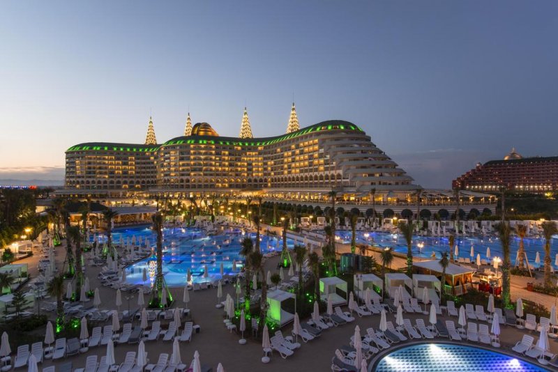 Delphin Imperial Lara - Снимка 2