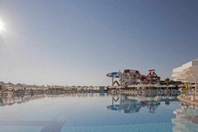 Delphin Imperial Lara - Снимка 5