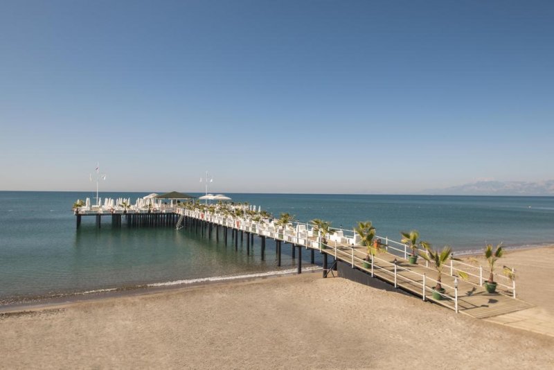 Delphin Imperial Lara - Снимка 2